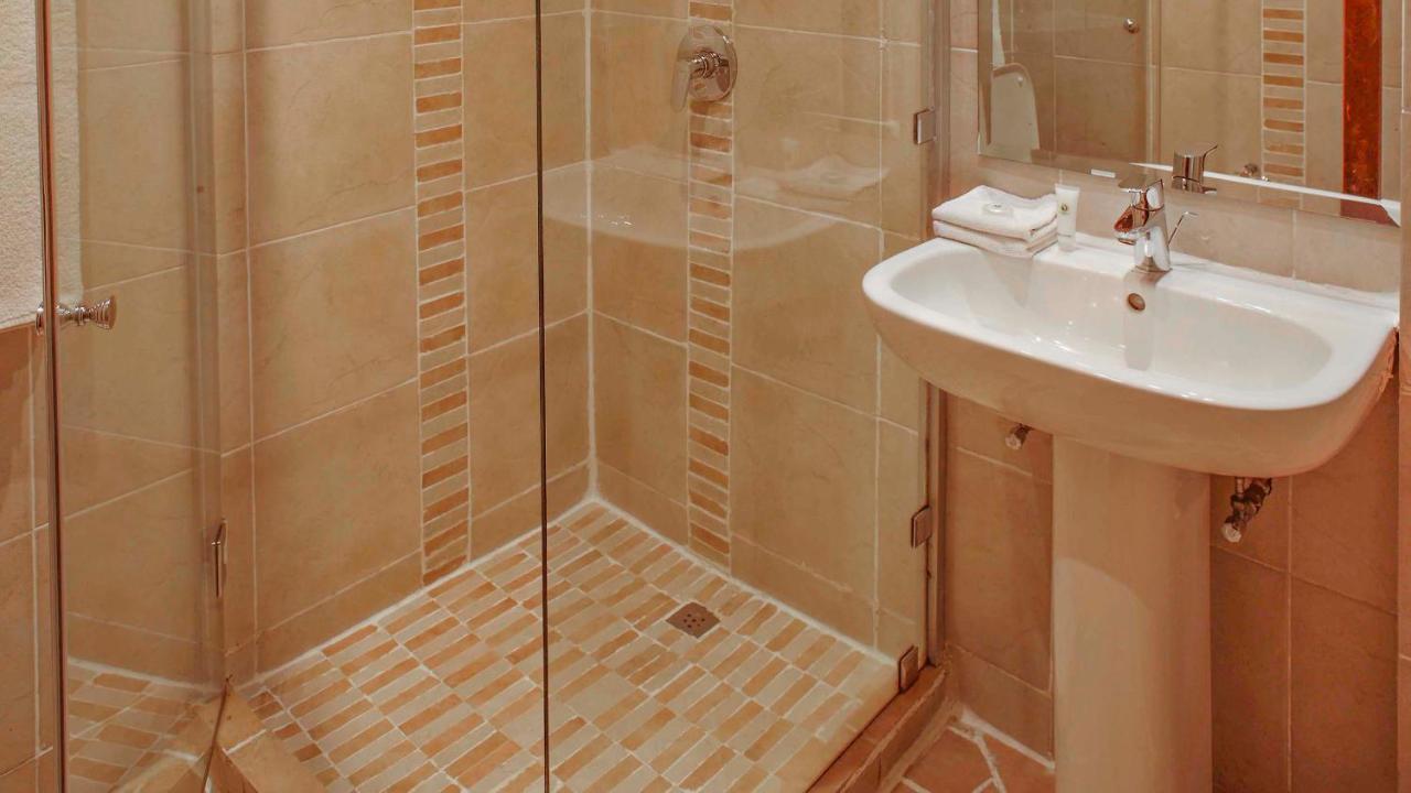 The Ark Lodge نيري المظهر الخارجي الصورة